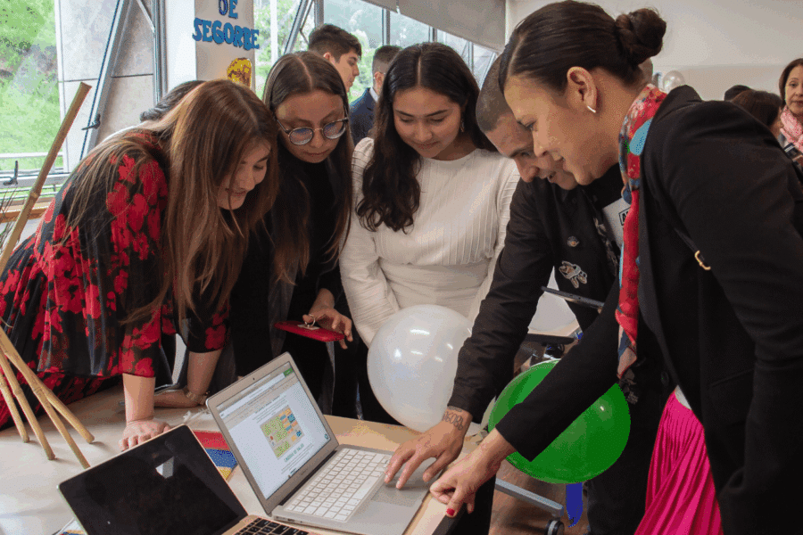 Aprenda a utilizar las herramientas de trabajo colaborativo de Moodle